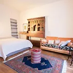 Spacious 50 M Cocoon In The Heart Of Paris 17Th