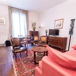 Spacious 50 M Cocoon In The Heart Of Paris 17Th
