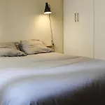 Bright 40 M Apartment In Paris 17Th District