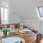 Apartement Montaigne George V By Studio Prestige