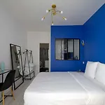 Modern Large Studio Apartment For 3