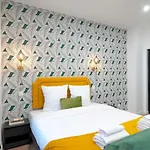 Modern Studio Apartment For 3