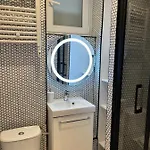 Modern Mini Flat In Paris Center