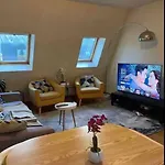 Quiet And Spacious Apartment Near Champs Elysees