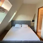 Quiet And Spacious Apartment Near Champs Elysees