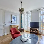 Apartment Center Of Paris With Terrace By Studio Prestige