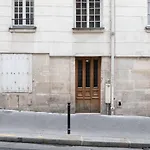 Apartment Lyonnais Center Of Paris