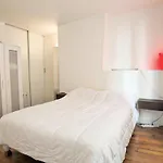 Bright Apartment Ideal For Exploring Paris