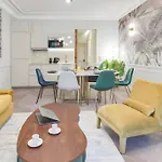 Bright And Gorgeous Flat In The Heart Of Paris