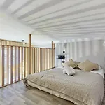 Apartment Batignolle Montmartre By Studio Prestige