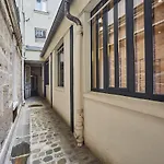 Apartment Saint Germain Des Pres By Studio Prestige