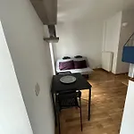Champs Elysees Apartment 1C