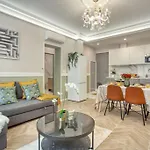 Charming Apart New 2 Bedrooms With Aircon