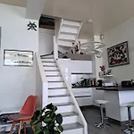 Guest Room In Loft House In Nation Home Stay