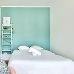 T2 Confortable Et Raffine Au Coeur De Paris