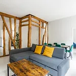 Luxurious 2 Bedroom Avenue Des Champs-Elysees Saint-Philippe Du Roule Free Netflix
