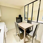 Great Flat In Center Of Paris