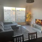 2 Bedroom In Middle Of Paris