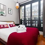Apartment Center Of Paris By Studio Prestige