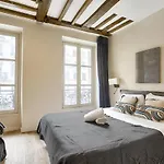 Urban Flat 73 - Luxury Parisian Flat Near Les Halles Rivoli