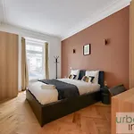 Urban Flat 171 - Sublime 3Bdr Flat - Triangle D Or