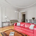 Appartement de standing proche de l\'avenue des Champs Elysées by Weekome