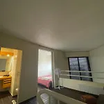 Etage D\'Un Duplex Au 17Eme Arr De Paris , Vue Sur Le Defense, A 10Min Des Champs Elysee