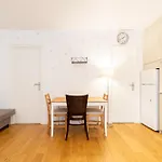 Cosy Flat Close To Arc De Triomphe