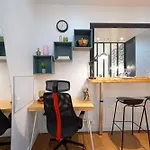 Fabulous Comfortable Studio With Updated Finishes And Design Next To Champ De Mars