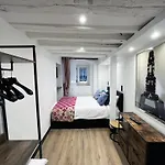 Urban Flat 174 - Vuitton St Denis