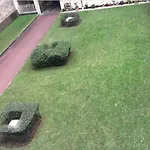 2 Pieces Lumineux Et Calme A Paris