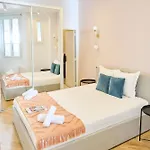 Champs Elysées!Montaigne, New Luxurious 6pers flat