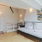 Amazing Mazarine Studio
