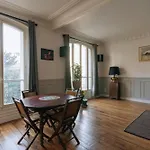 Luminous Parisian-Style 1Bd Apartmentbelleville