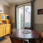 Luminous Parisian-Style 1Bd Apartmentbelleville