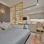 Studio Parisien