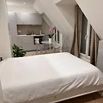 Studio R - Paris