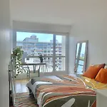 Chambre Tout Confort, Spacieuse, Calme Et Lumineuse Avec Balcon