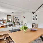 Gorgeous, Bright & Large 1 Bedroom Near Montmartre