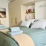 Gorgeous, Bright & Large 1 Bedroom Near Montmartre