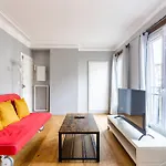 Luxurious 2 Bedroom Tour Eiffel Bourdonnais Free Netflix