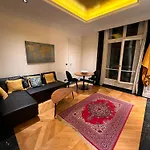 Appartement cosy sur les Champs-Elysées