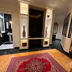 Appartement cosy sur les Champs-Elysées