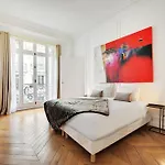 Eiffel Tower 5 Bedrooms 10 Guests With 2 Carpark