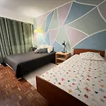 Grand Appartement Avec Balcon Et Parking Gratuit Sur Place