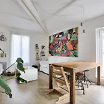 Charming Accommodation For 4 In The Heart Of Montmartre