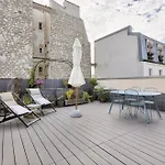 Charming Accommodation For 4 In The Heart Of Montmartre