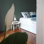 Appartement Haussmanannien Cosy - Republique