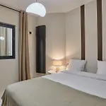 Apartment Center Of Paris By Studio Prestige