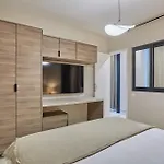 Apartment Center Of Paris By Studio Prestige